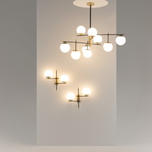 Настенный светильник Maytoni Nostalgia 2 черный / золотой E14 IP20