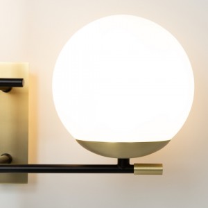 Настенный светильник Maytoni Nostalgia 2 черный / золотой E14 IP20